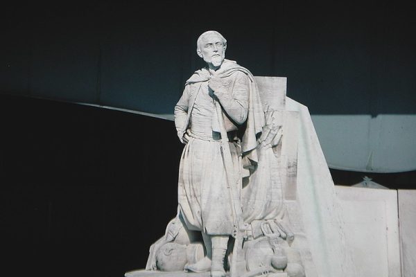 Statuja, kura brīdina par plūdiem