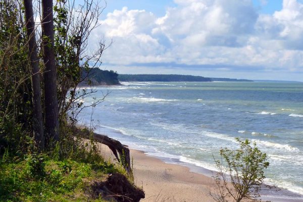 Kur jūras krasts tiek izskalots?